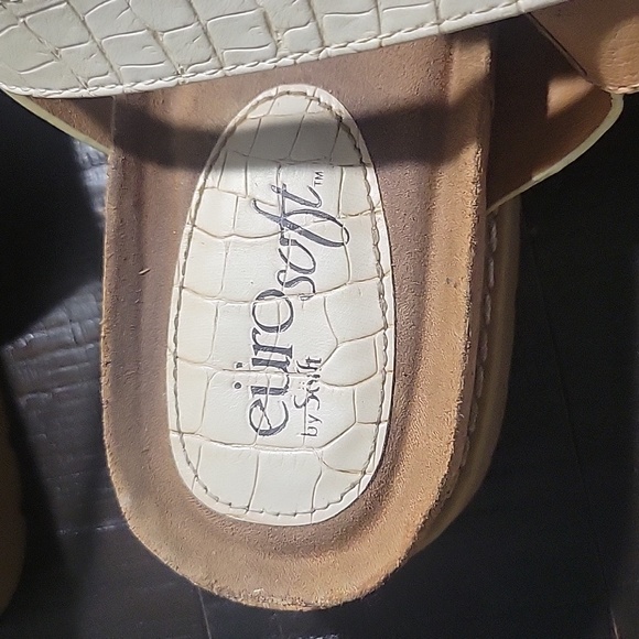 Euro Soft by Sofft Cream Crocodile Sandals Women's Size 8M - Picture 9 of 9